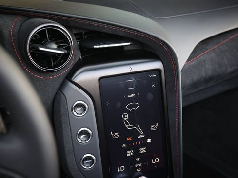 Used 2027 McLaren 750S Spider RWD image 28