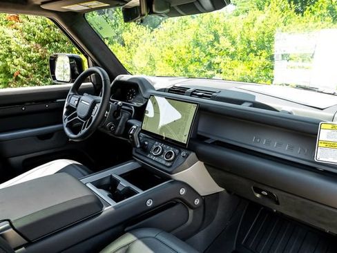 New 2026 Land Rover Defender 90 V8 AWD/4WD image 19