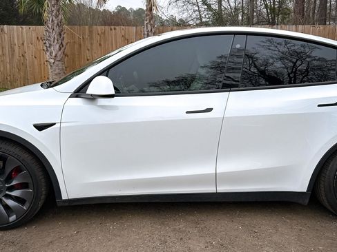 Used 2022 Tesla Model Y Performance image 5