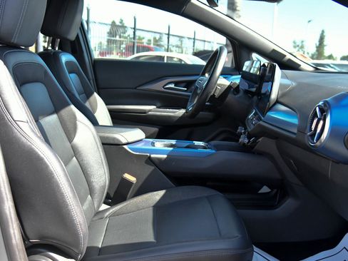 Used 2025 Chevrolet Equinox EV LT w/ Convenience Package FWD image 54