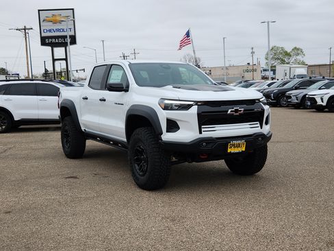 New 2026 Chevrolet Colorado ZR2 w/ ZR2 Bison Edition AWD/4WD image 4