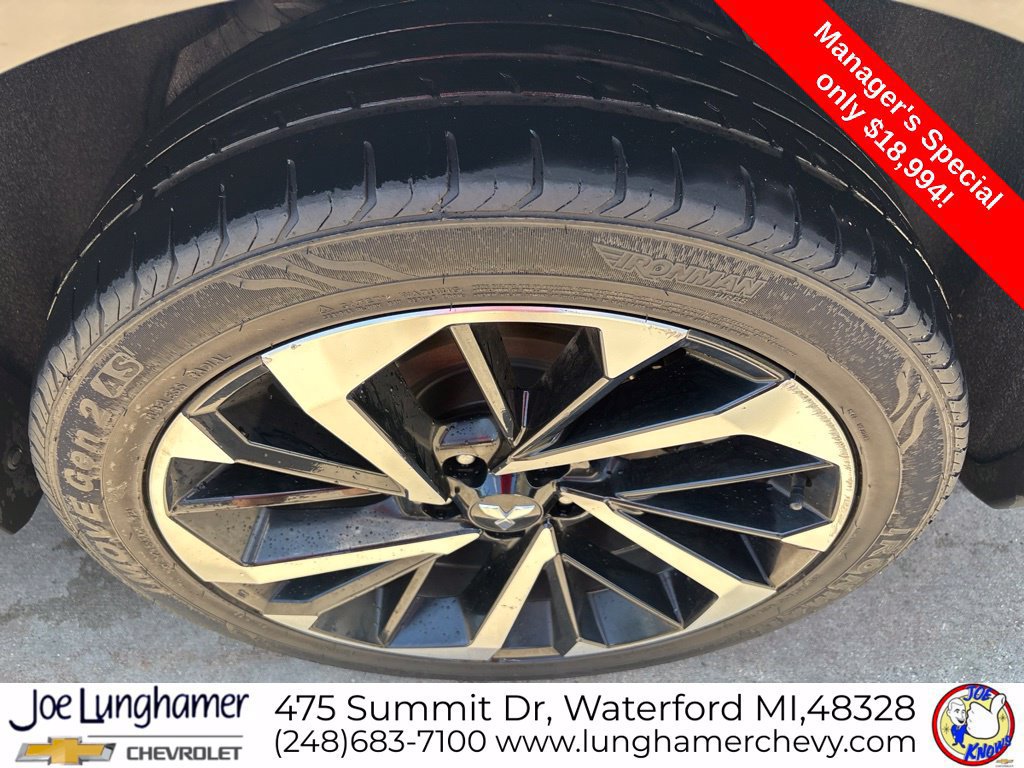 Used 2023 Mitsubishi Outlander SE FWD image 10