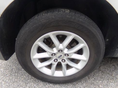 Used 2013 Ford Edge SE image 17