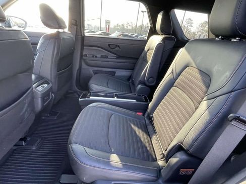 Used 2024 Nissan Pathfinder Rock Creek image 12