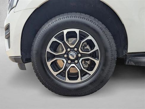 Used 2024 Ford Expedition Max XLT image 21