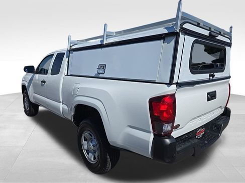 Used 2022 Toyota Tacoma SR RWD image 5