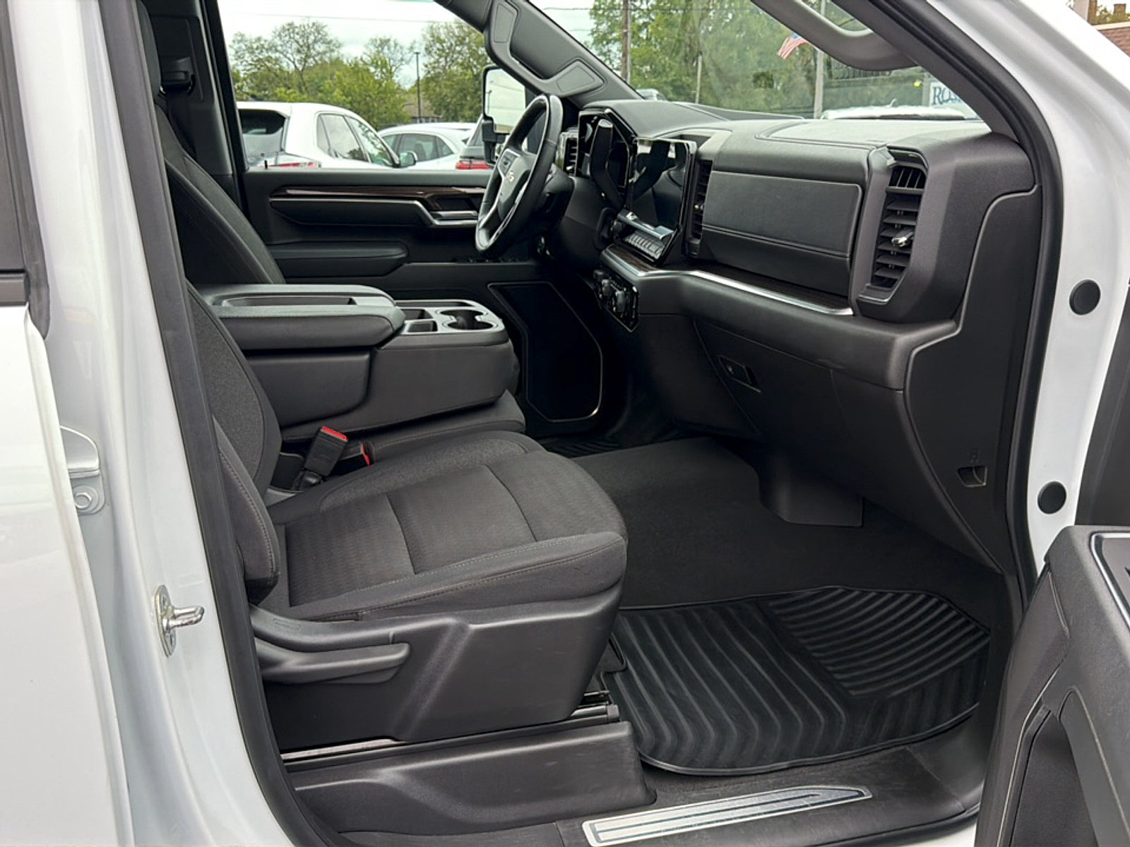Used 2025 Chevrolet Silverado 2500 LT w/ Safety Package AWD/4WD image 10