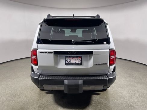 Certified 2025 Toyota Land Cruiser image 4