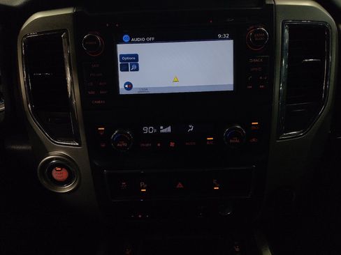 Used 2017 Nissan Titan SV image 25