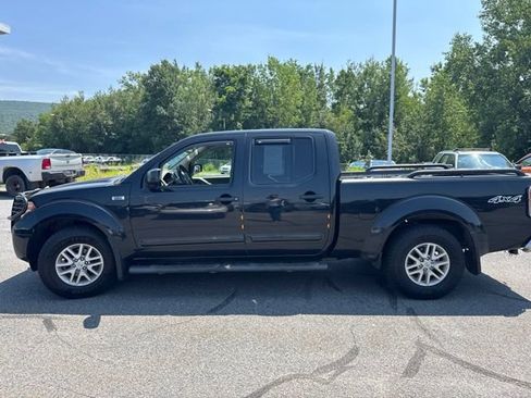 Used 2018 Nissan Frontier SV w/ Value Truck Package AWD/4WD image 9