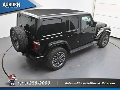 Used 2024 Jeep Wrangler High Altitude AWD/4WD image 32