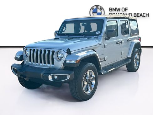Used 2022 Jeep Wrangler Unlimited Sahara image 3