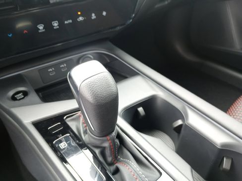 New 2026 Nissan Sentra SR w/ Floor Mat Package FWD image 19