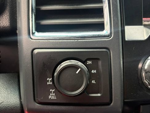 Used 2015 Ford F150 XLT w/ Equipment Group 302A Luxury AWD/4WD image 28