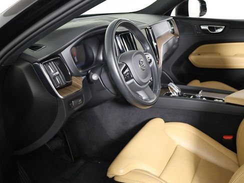 Used 2022 Volvo XC60 B6 Inscription w/ Climate Package image 26