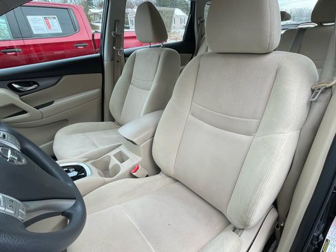 Used 2016 Nissan Rogue S image 17