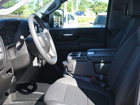 Used 2022 Chevrolet Silverado 2500 W/T w/ WT Fleet Convenience Package image 9