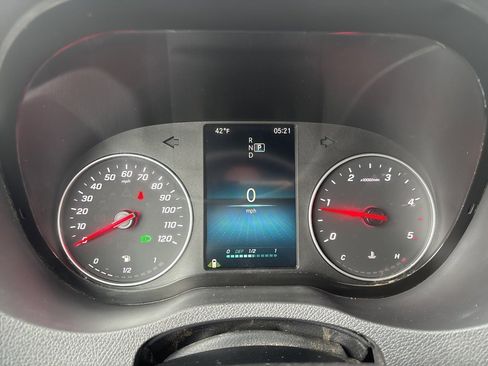 Used 2024 Mercedes-Benz Sprinter 2500 image 36