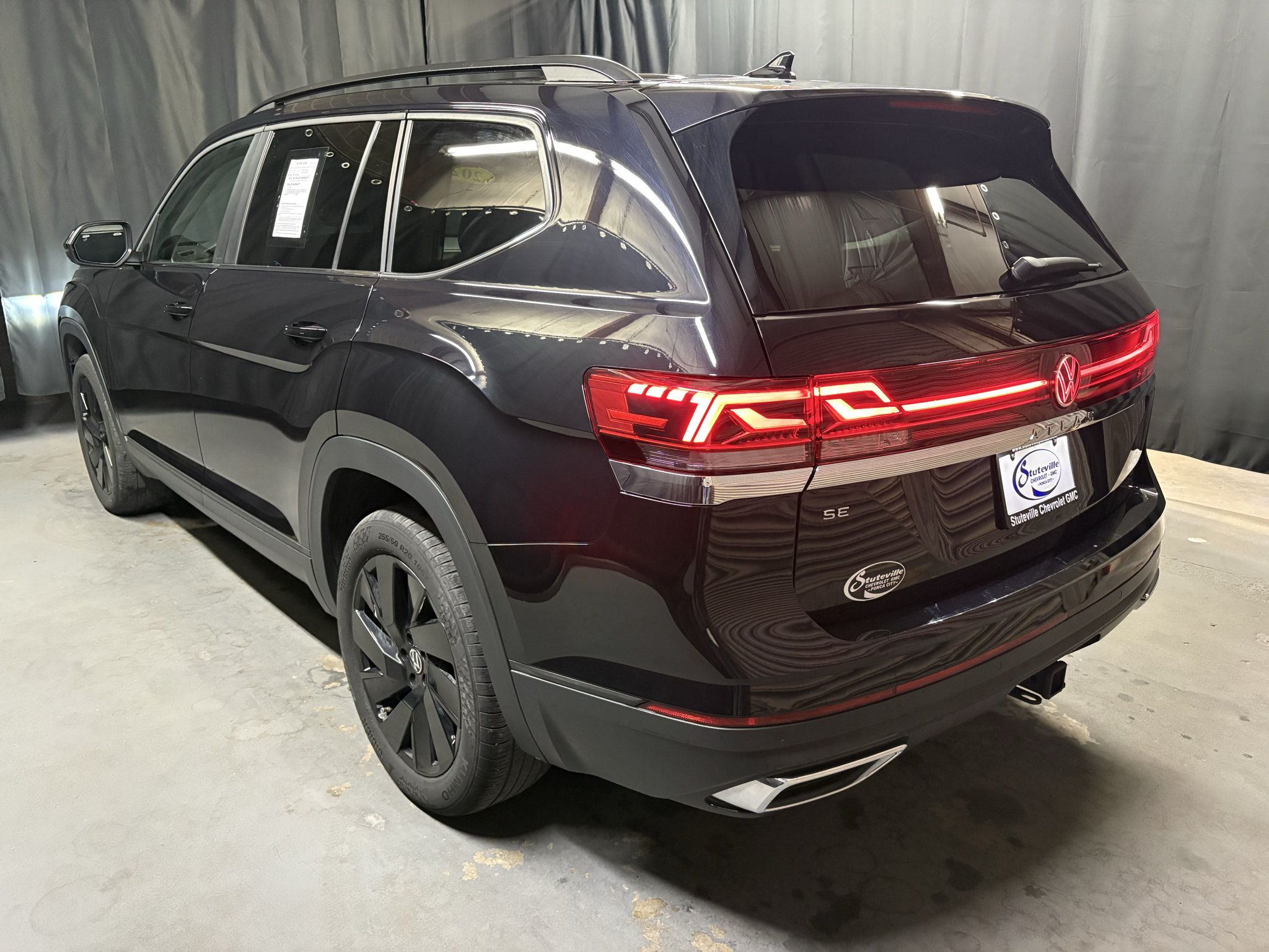 Used 2024 Volkswagen Atlas SE FWD image 7