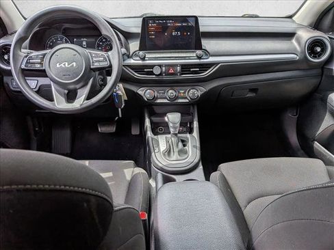Used 2024 Kia Forte LXS w/ LXS Technology Package FWD image 15