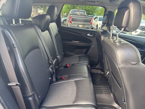 Used 2018 Dodge Journey Crossroad w/ Nav & Sun Group FWD image 38