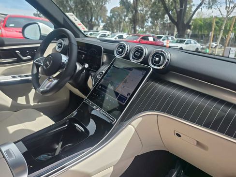 Used 2026 Mercedes-Benz GLC 300 4MATIC image 12