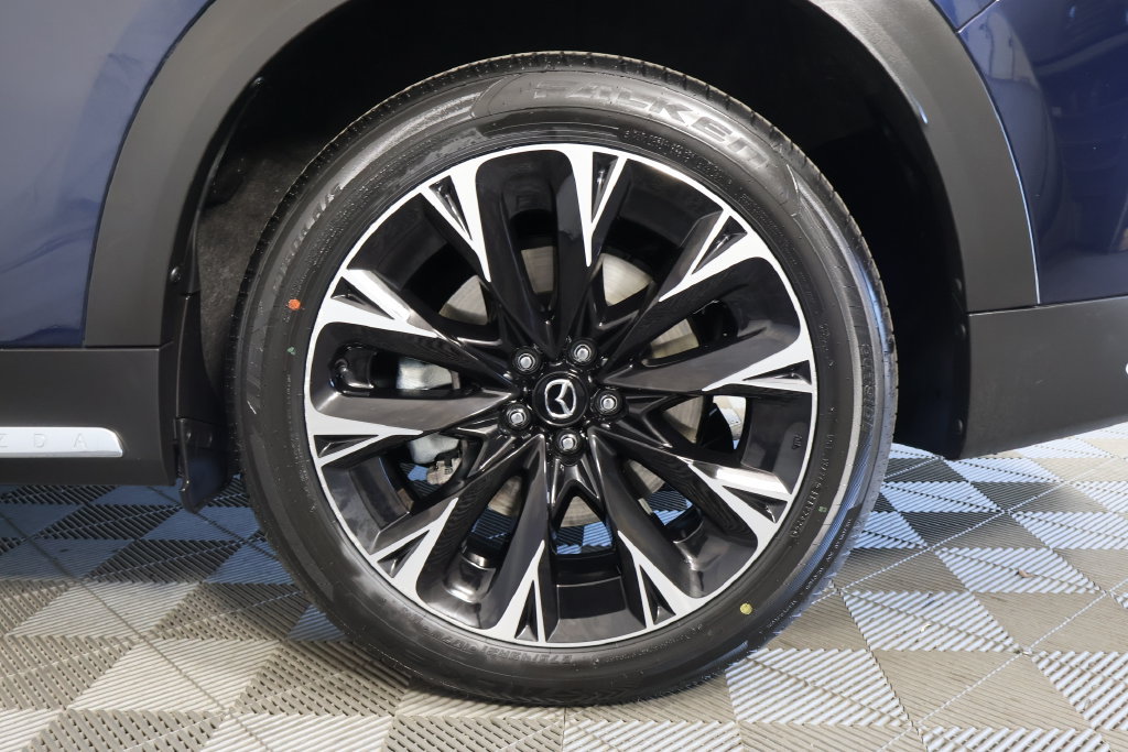 Used 2024 MAZDA CX-90 Plug-In Hybrid w/ Premium Plus AWD/4WD image 9