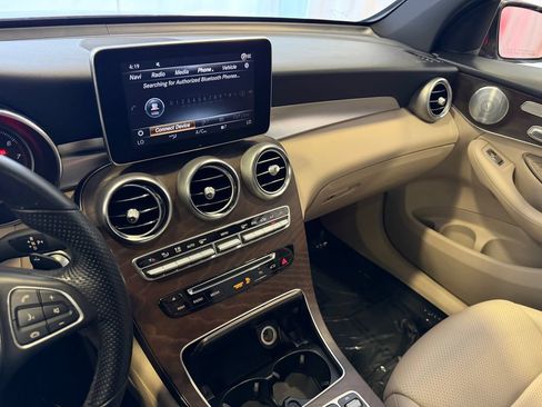 Used 2018 Mercedes-Benz GLC 300 4MATIC image 18