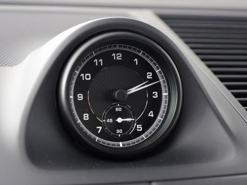 New 2026 Porsche Macan image 16