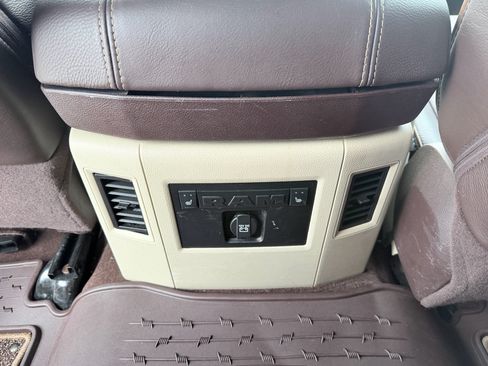 Used 2018 RAM 1500 Laramie Longhorn RWD image 28