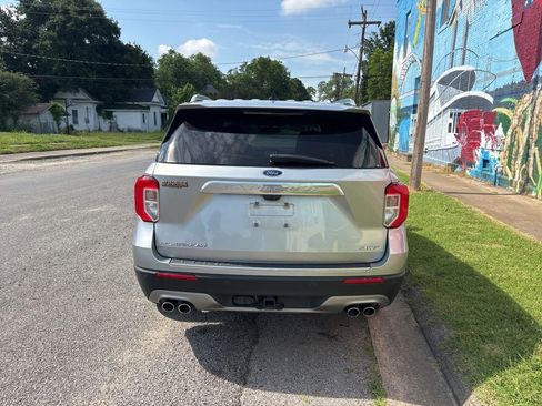 Used 2021 Ford Explorer Platinum w/ Equipment Group 601A AWD/4WD image 6