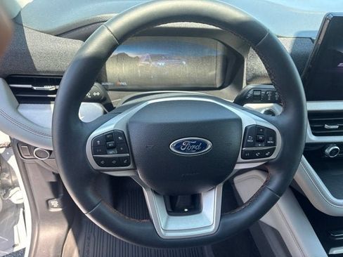 Certified 2025 Ford Explorer Active w/ Active Comfort Package AWD/4WD image 14
