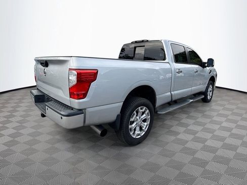 Used 2019 Nissan Titan SV w/ SV Convenience Package AWD/4WD image 7