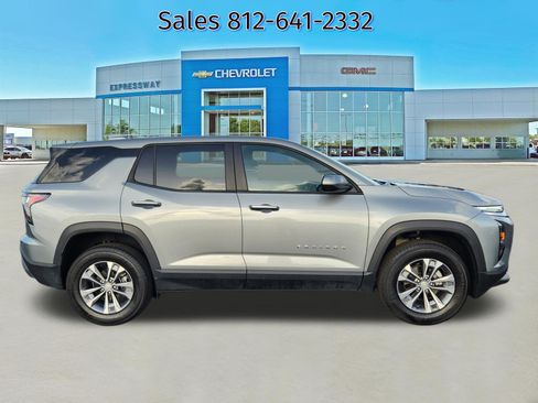 Used 2026 Chevrolet Equinox LT FWD image 8