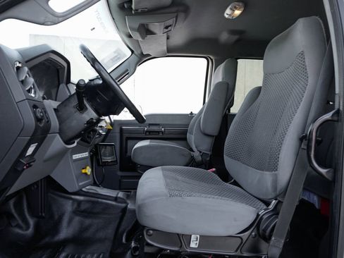 Used 2015 Ford F650 2WD Crew Cab Super Duty image 23
