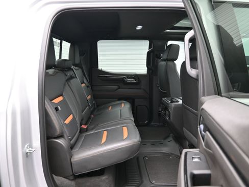 Used 2022 GMC Sierra 1500 AT4 w/ AT4 Preferred Package AWD/4WD image 12