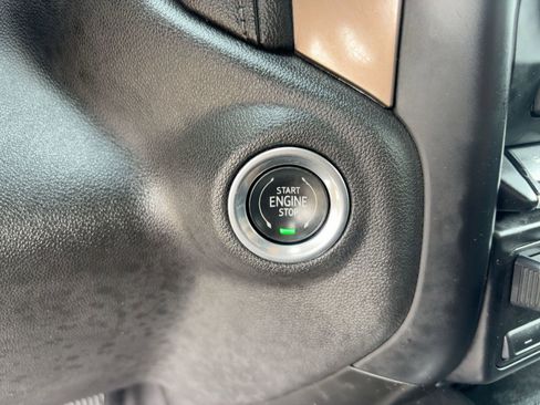 Used 2019 Chevrolet Silverado 1500 High Country w/ Technology Package image 26