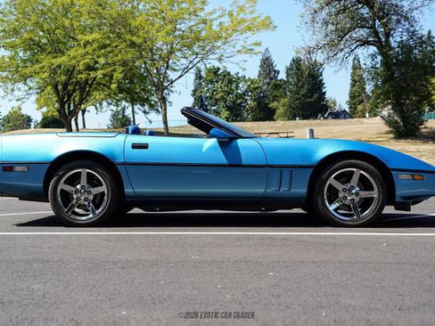 Used 1988 Chevrolet Corvette Convertible RWD image 9