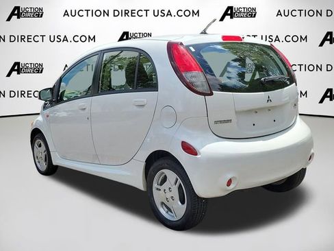 Used 2016 Mitsubishi i ES image 5
