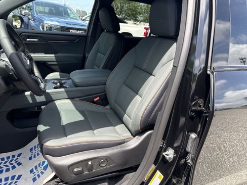 New 2026 GMC Acadia AT4 w/ Luxury Package AWD/4WD image 11