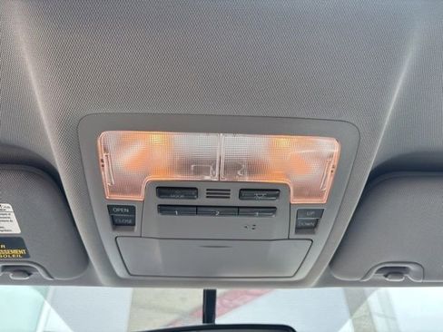 Used 2016 Toyota Highlander XLE AWD/4WD image 22
