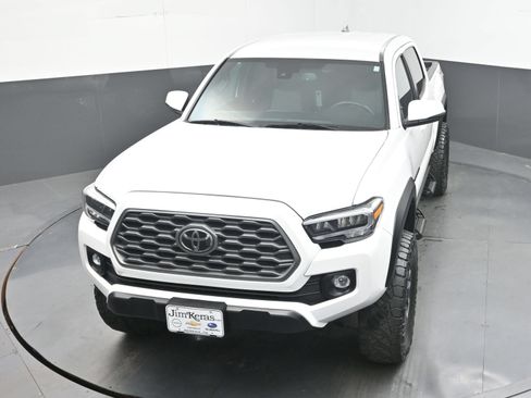 Used 2023 Toyota Tacoma TRD Off-Road AWD/4WD image 33