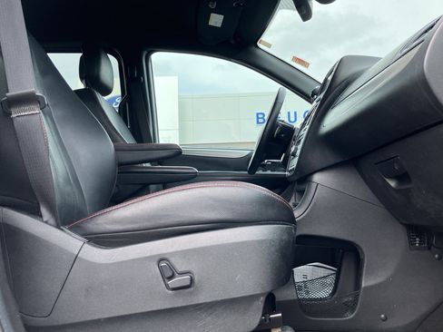 Used 2019 Dodge Grand Caravan GT w/ Safety Sphere Group FWD image 36