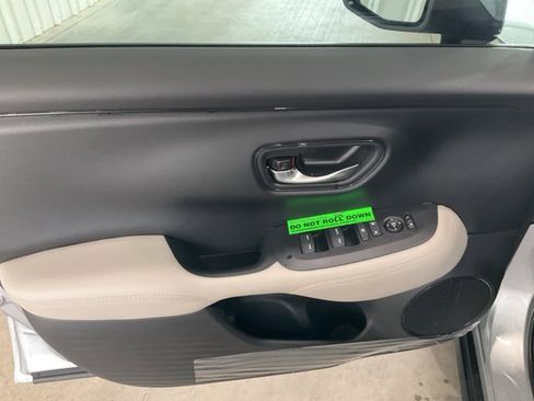 New 2026 Honda HR-V LX image 5