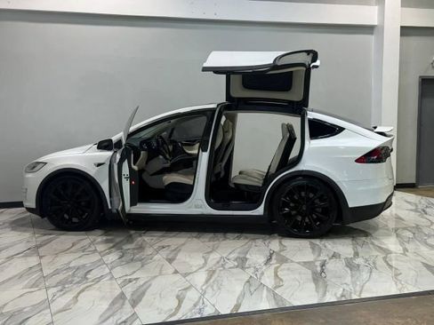 Used 2017 Tesla Model X 75D AWD/4WD image 17