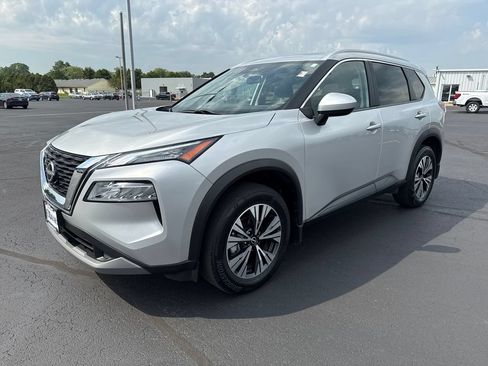 Used 2023 Nissan Rogue SV w/ SV Premium B Package AWD/4WD image 5