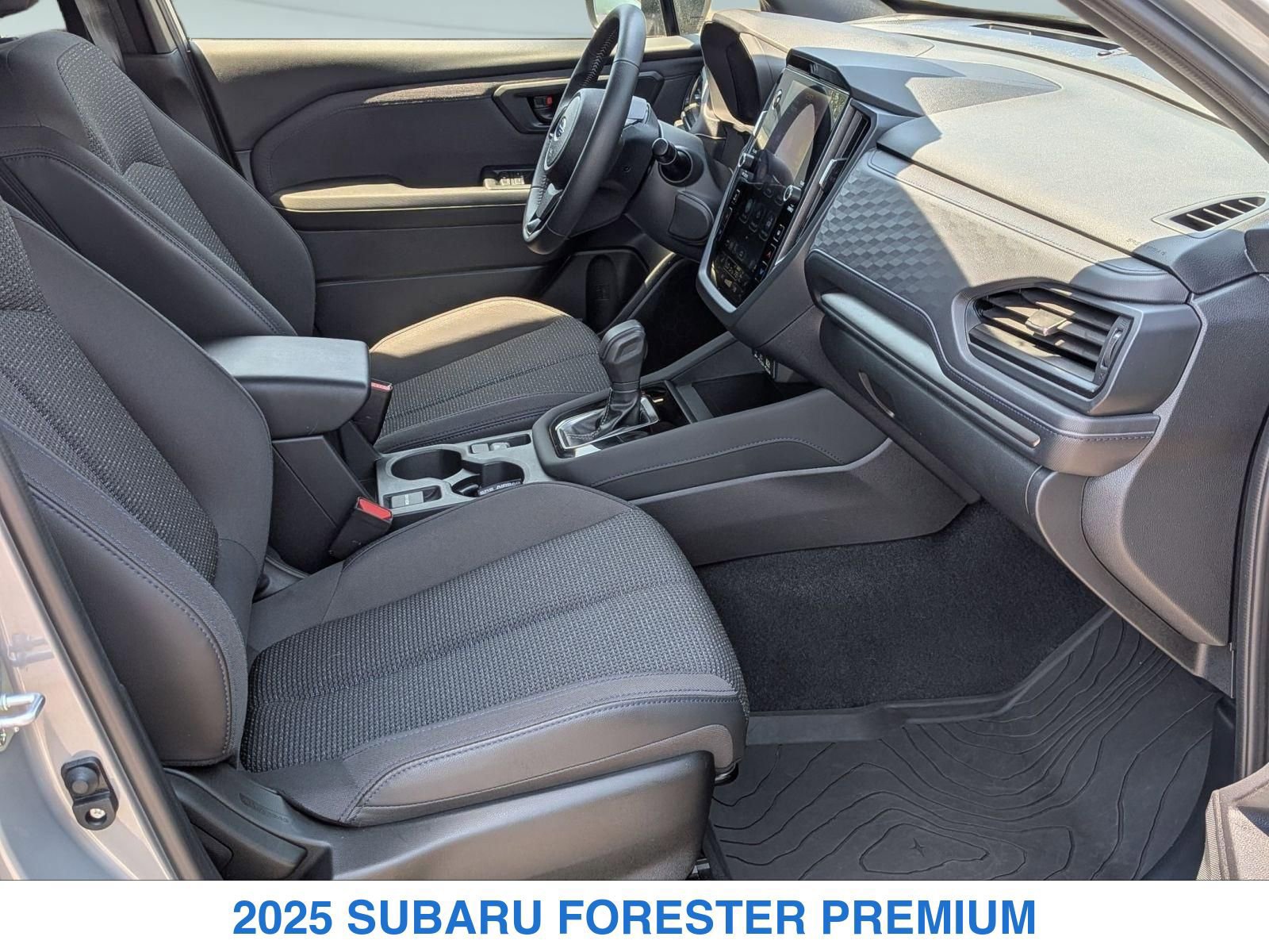 Used 2025 Subaru Forester Premium AWD/4WD image 28