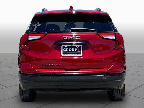Used 2022 GMC Terrain SLE w/ Driver Convenience Package FWD image 5