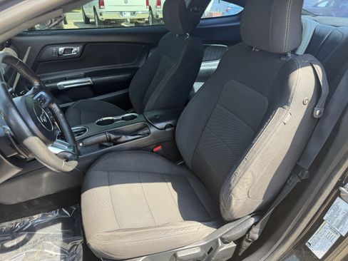 Used 2016 Ford Mustang Coupe RWD image 25