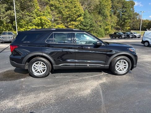 New 2026 Ford Explorer Active image 2